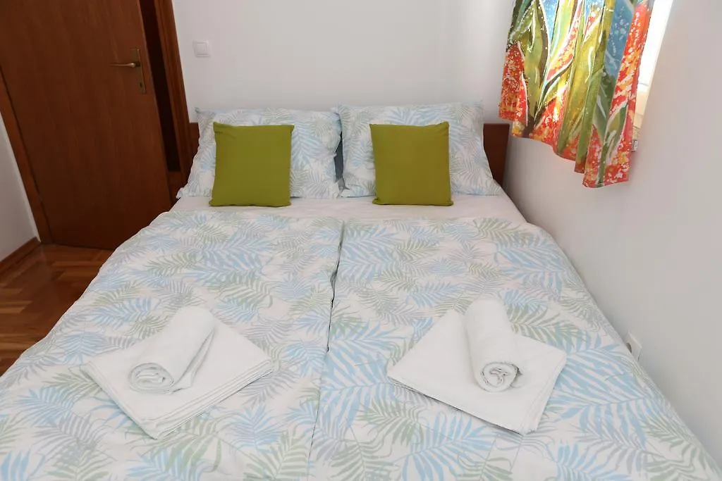 Apartment Harry With Terrace Baska  Baska (Krk)