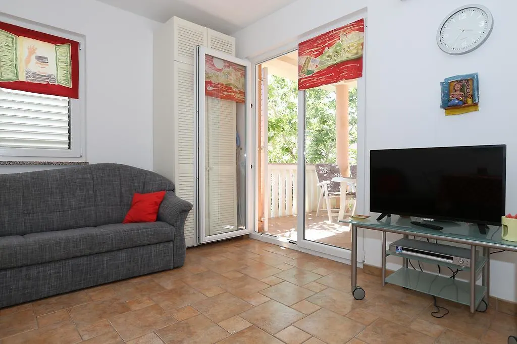 Apartment Harry With Terrace Baska