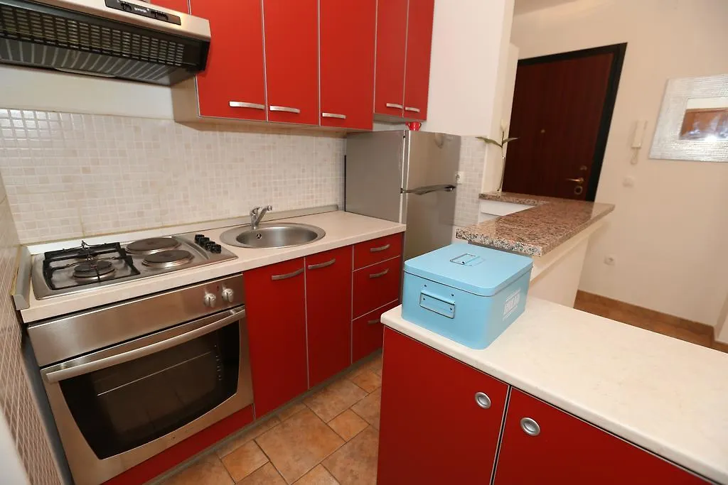 Apartment Harry With Terrace Baska